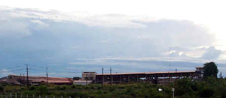BauxitePlant.JPG (42778 bytes)